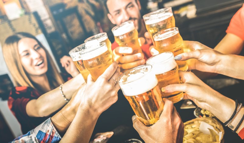 Friends drinking beer